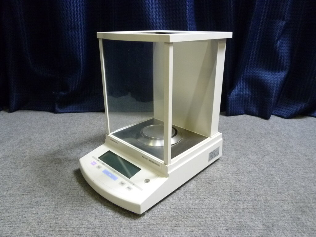 京都市下京区にてSHIMADZU 上皿電子分析天秤 AW320を買取させていただいたクリニーズの不用品買取事例