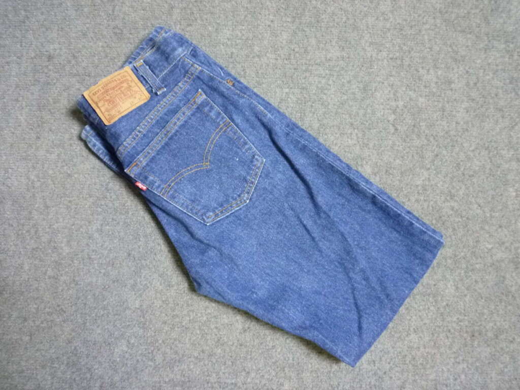 神戸市東灘区にてLevi's リーバイス ジーンズ STUDENTFIT 701 0115 27 30を買取させていただいたクリニーズの不用品買取事例