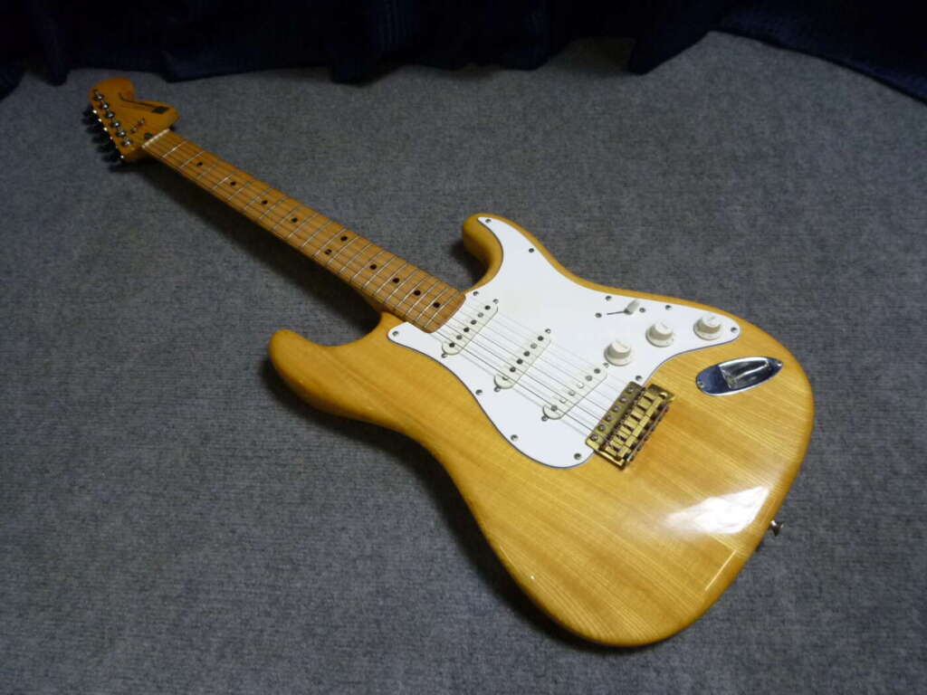 大阪市東成区にてFender フェンダー エレキギター 1979 Stratocaster ストラトキャスター NAを買取させていただいたクリニーズの不用品買取事例