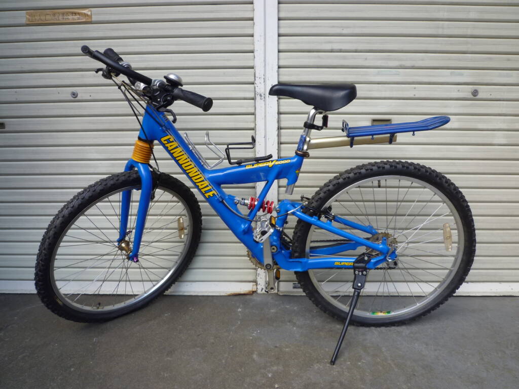 生駒郡三郷町にてCANNONDALE SUPER V2000 自転車を買取させていただいたクリニーズの不用品買取事例