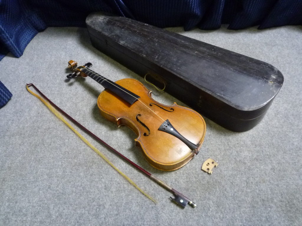 大阪市北区にてSUZUKIのバイオリンを買取させて頂いたクリニーズの遺品買取事例