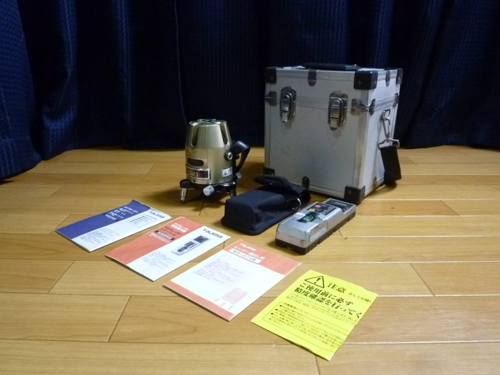 大阪府高石市にて TAJIMA タジマ レーザー墨出し器を買取させて頂いたクリニーズの不用品買取事例