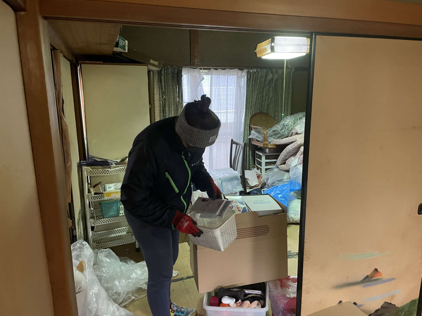 兵庫県宝塚市 遺品整理 60代女性のお客様 作業風景