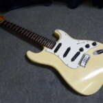 大阪府大阪市にてFender Japan ストラトキャスタータイプ ST72-70Rを買取させていただいたクリニーズの不用品買取事例