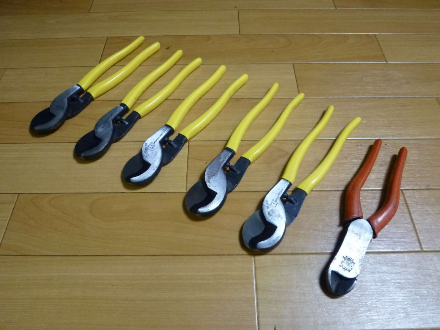 大阪市西成区にてFUJIYA NO51C ペンチ KONTAKTPRESSNING SWEDENを買取させていただいたクリニーズの不用品買取事例