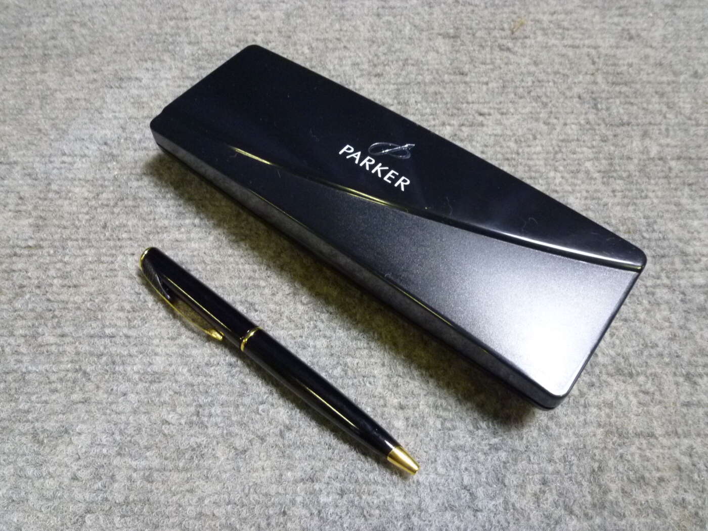 大阪市阿倍野区にてPARKER パーカー ボールペン 油性を買取させていただいたクリニーズの不用品買取事例