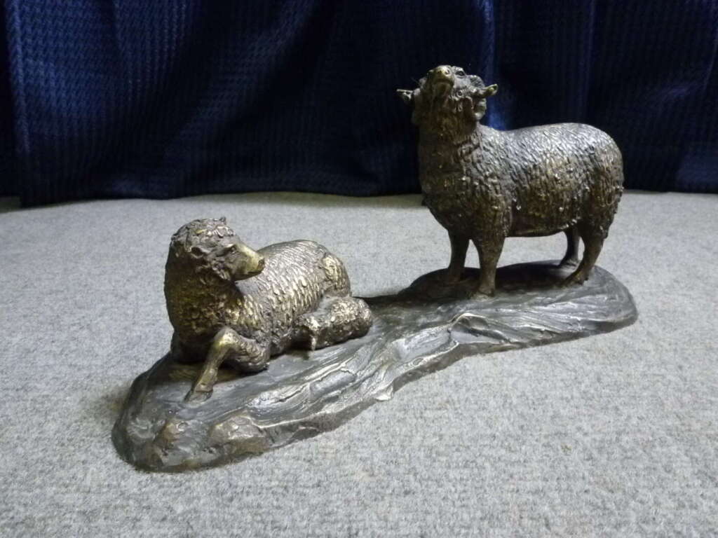 大阪府四条畷市にてブロンズ彫刻 羊を買取させていただいたクリニーズの買取事例