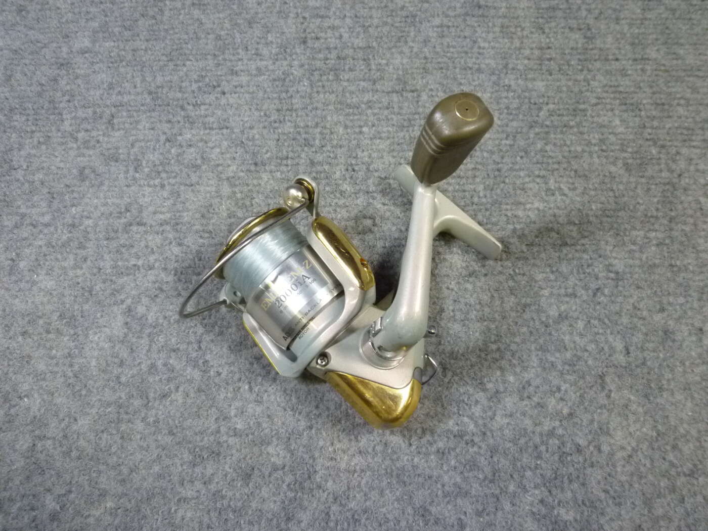 大阪府摂津市にてDaiwa ダイワ EMBLEM-Z エンブレム 2000iA スピニングリールを買取させていただいたクリニーズの買取事例