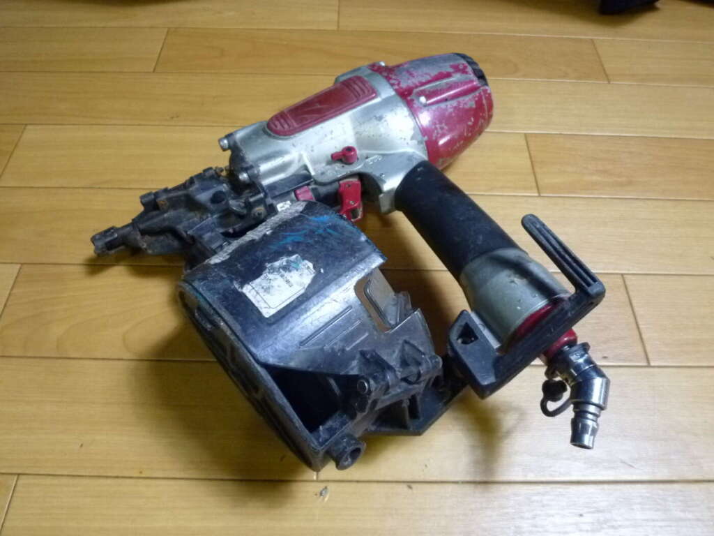 生駒郡安堵町にてMAX マックス 65mm 常圧 コイルネイラ CN-565S(FP) エア工具 エアー釘打ち機を買取させていただいたクリニーズの買取事例