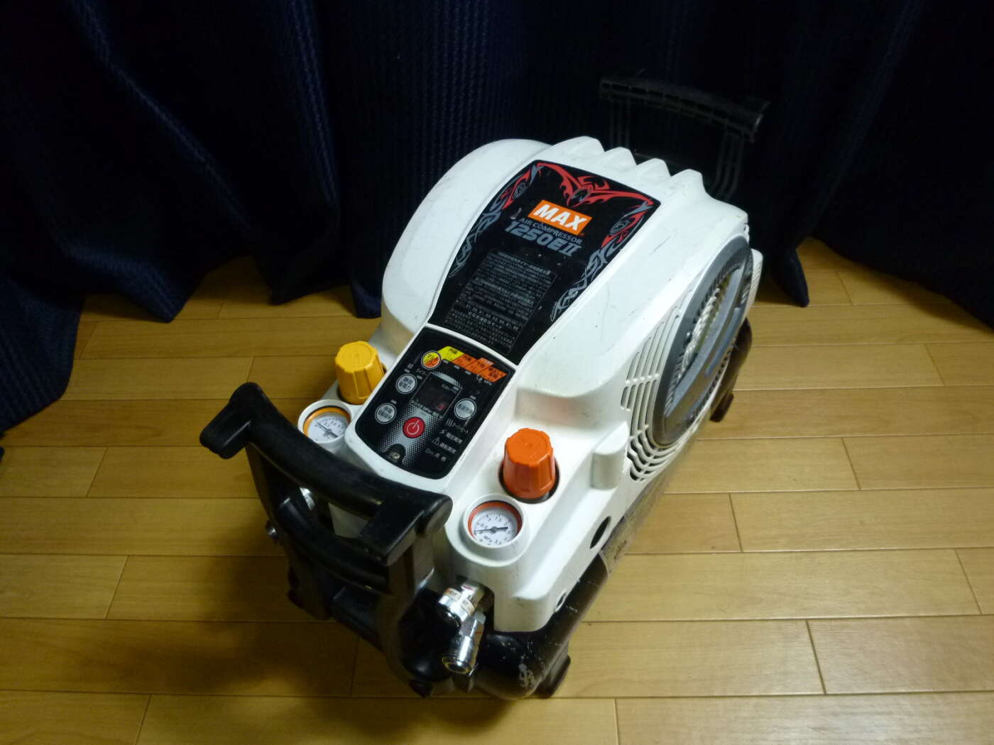 兵庫県伊丹市にてMAX マックス エアコンプレッサー AK-HL1250Eを買取させていただいたクリニーズの買取事例