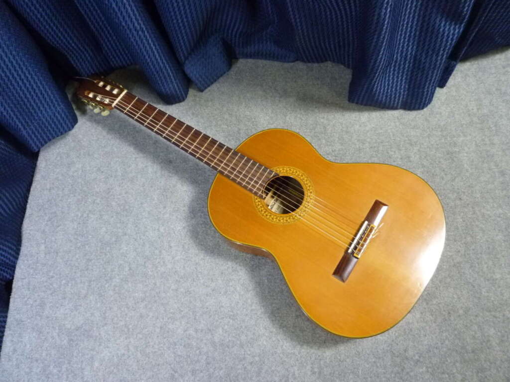 大阪府茨木市にてRYOJI MATSUOKA 松岡良治 LUTHIER クラシックギター NO.20を買取させていただいたクリニーズの買取事例