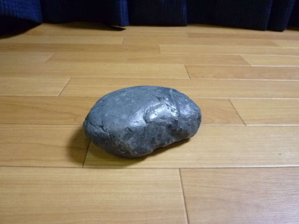 大阪府泉佐野市にて鑑賞石 水石 自然石 天然石 奇岩 日本文化 風景 置物 1.2㎏を買取させていただいたクリニーズの不用品買取事例