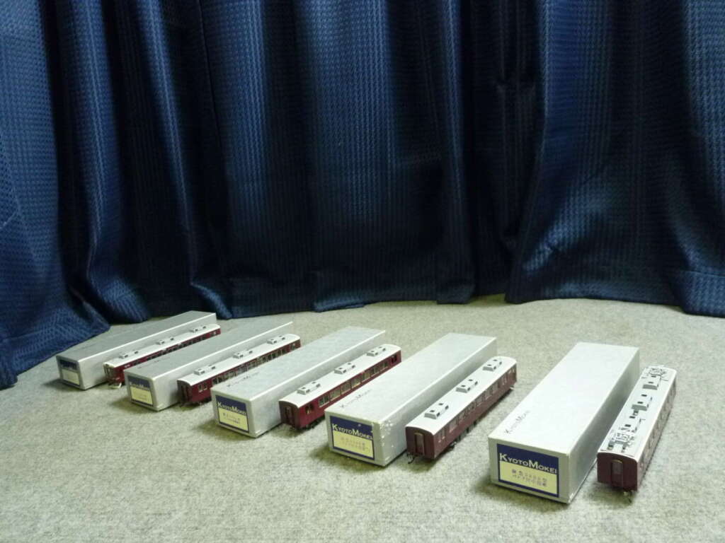 綴喜郡宇治田原町にてKYOTOMOKEI 阪急6800型 パンタ付中間車など5点セットを買取させていただいたクリニーズの不用品買取事例