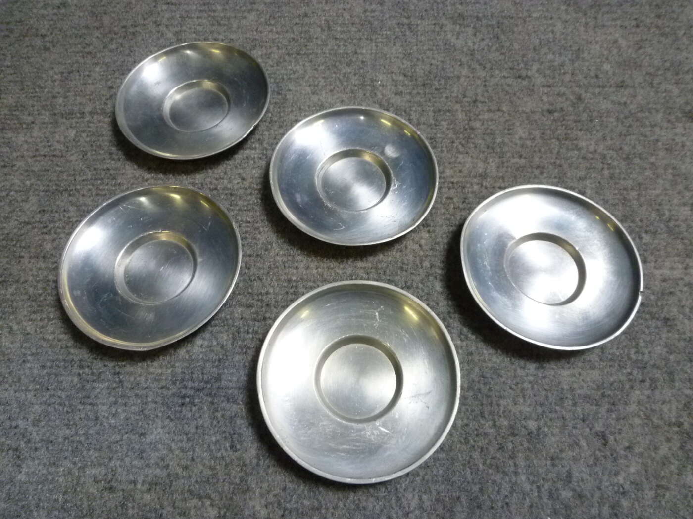 大阪府河内長野市にて三世秦蔵六 作 錫製茶托 ５客を買取させていただいたクリニーズの不用品買取事例