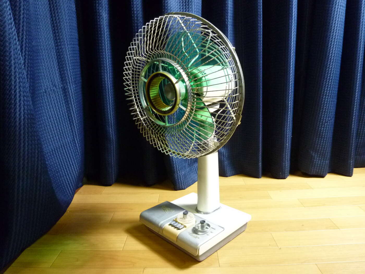 高市郡高取町にて扇風機 三菱電機 COMPAC　DELUXE R30-x8を買取させていただいたクリニーズの不用品買取事例