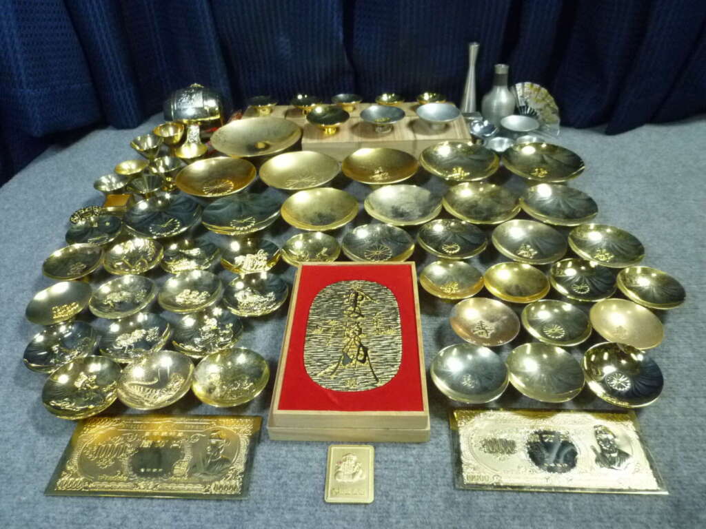 相楽郡和束町にてさかずき 盃 45個 金杯 銀杯 約8.4kg 金メッキ 銀メッキ 24KGP等一式セットを買取させていただいたクリニーズの不用品買取事例