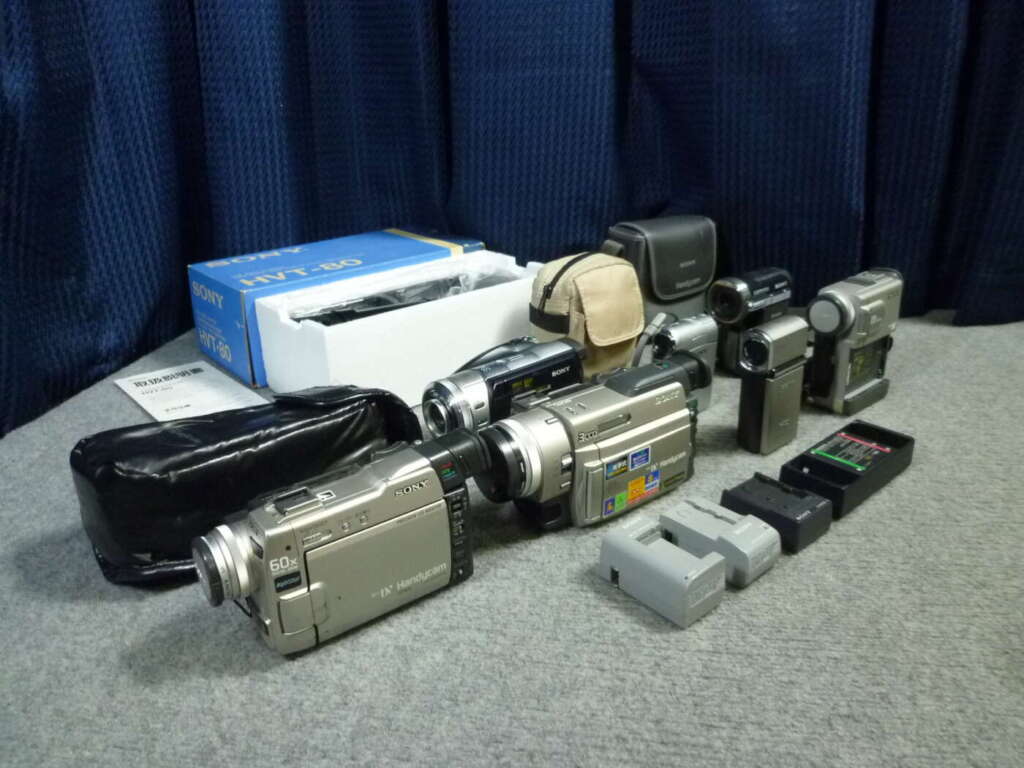 泉南郡田尻町にてSONY ソニー ハンディカムなど DVテープビデオカメラ一式を買取させていただいたクリニーズの不用品買取事例
