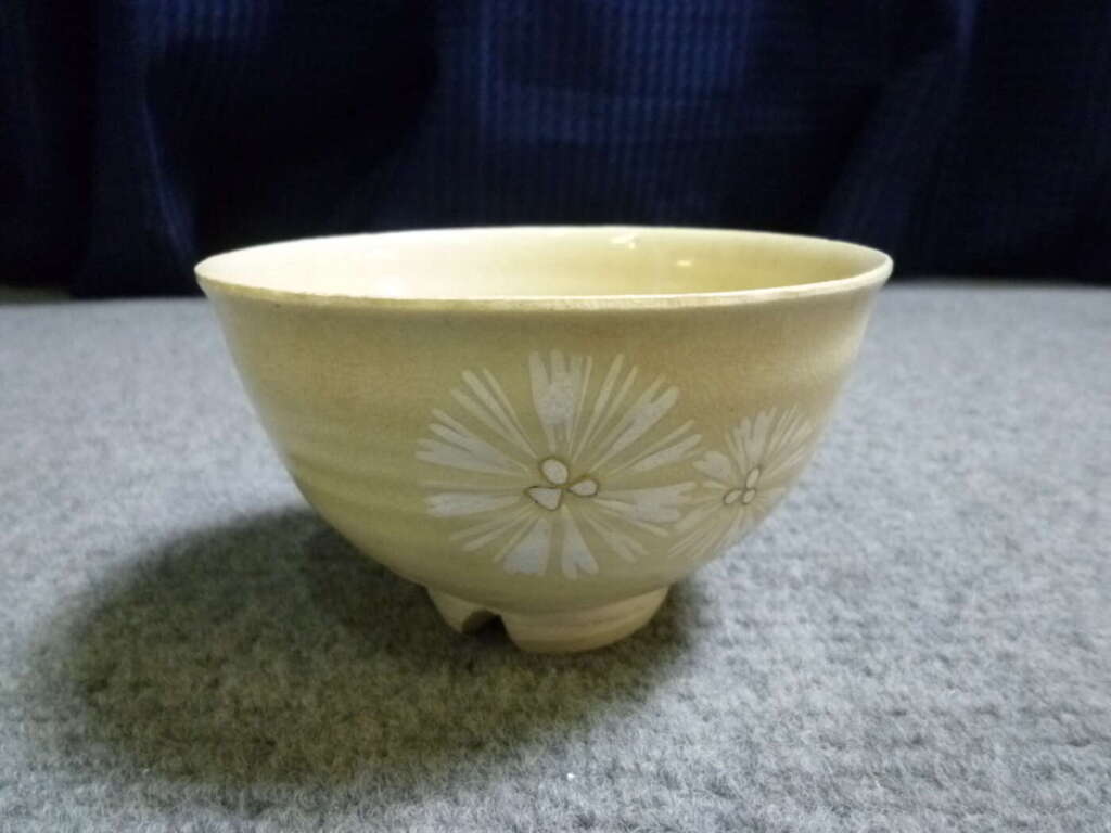 大阪市東淀川区にて春峰 茶碗を買取させていただいたクリニーズの不用品買取事例