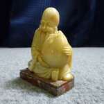 京都市右京区にて老人 桃 彫刻 置物を買取させていただいたクリニーズの不用品買取事例