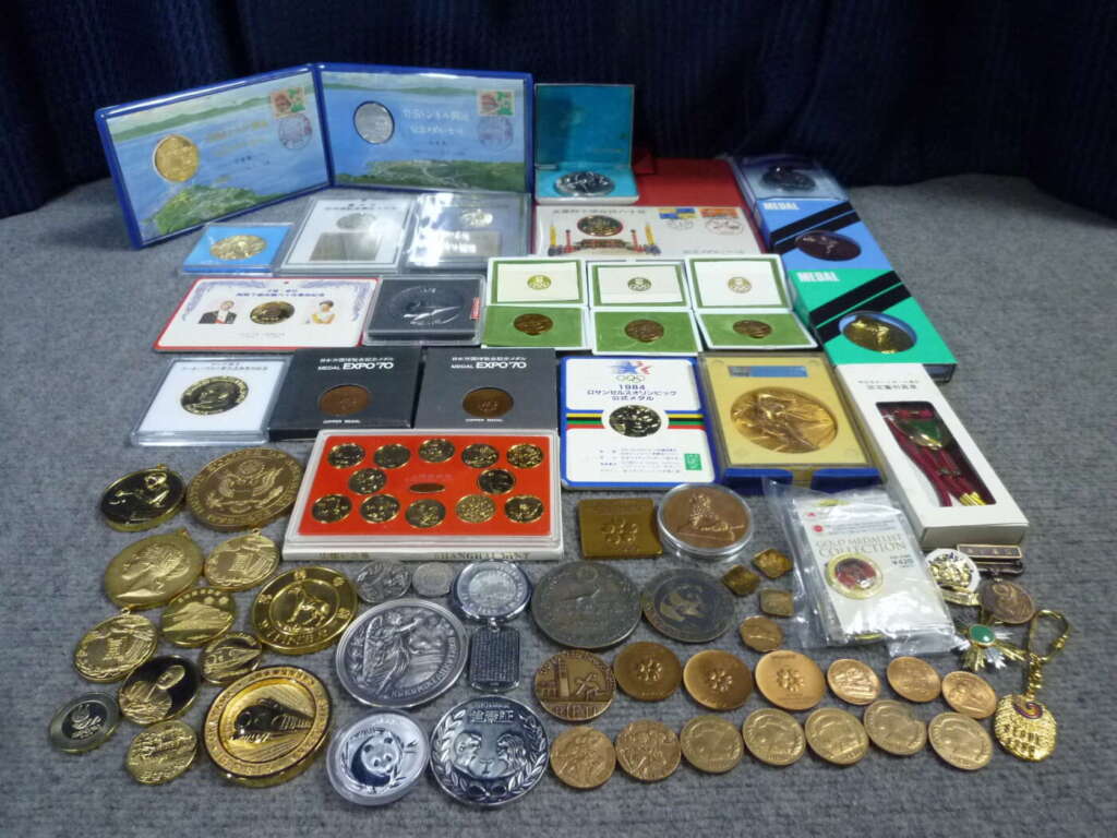 生駒郡平群町にて記念メダル オリンピック EXPO 新幹線など一式を買取させていただいたクリニーズの不用品買取事例