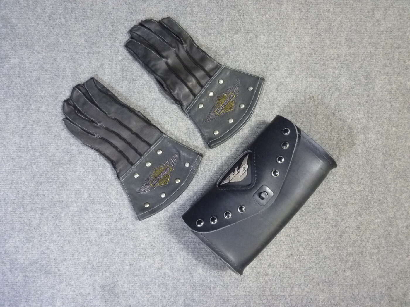 堺市中区にてHarleyDavidson レザー グローブ ツール バッグ ハーレーダビッドソンを買取させていただいたクリニーズの不用品買取事例