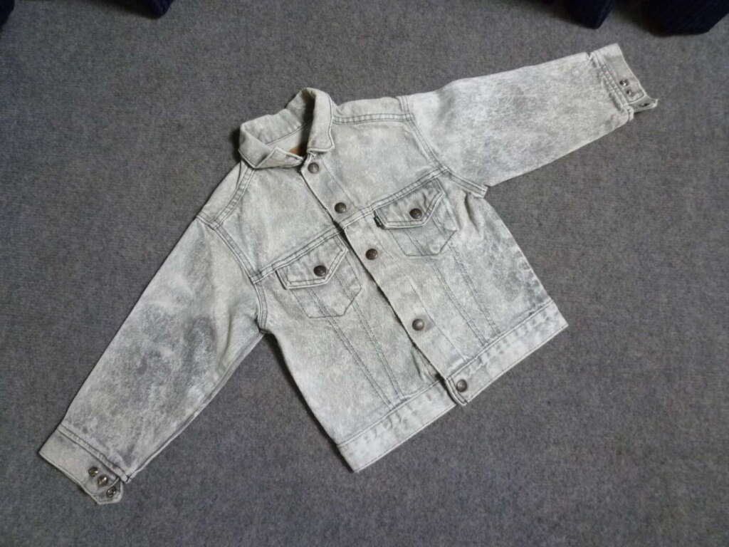 大阪府吹田市にてLevi's リーバイス デニムジャケット上着 72225 SIZE7を買取させていただいたクリニーズの不用品買取事例