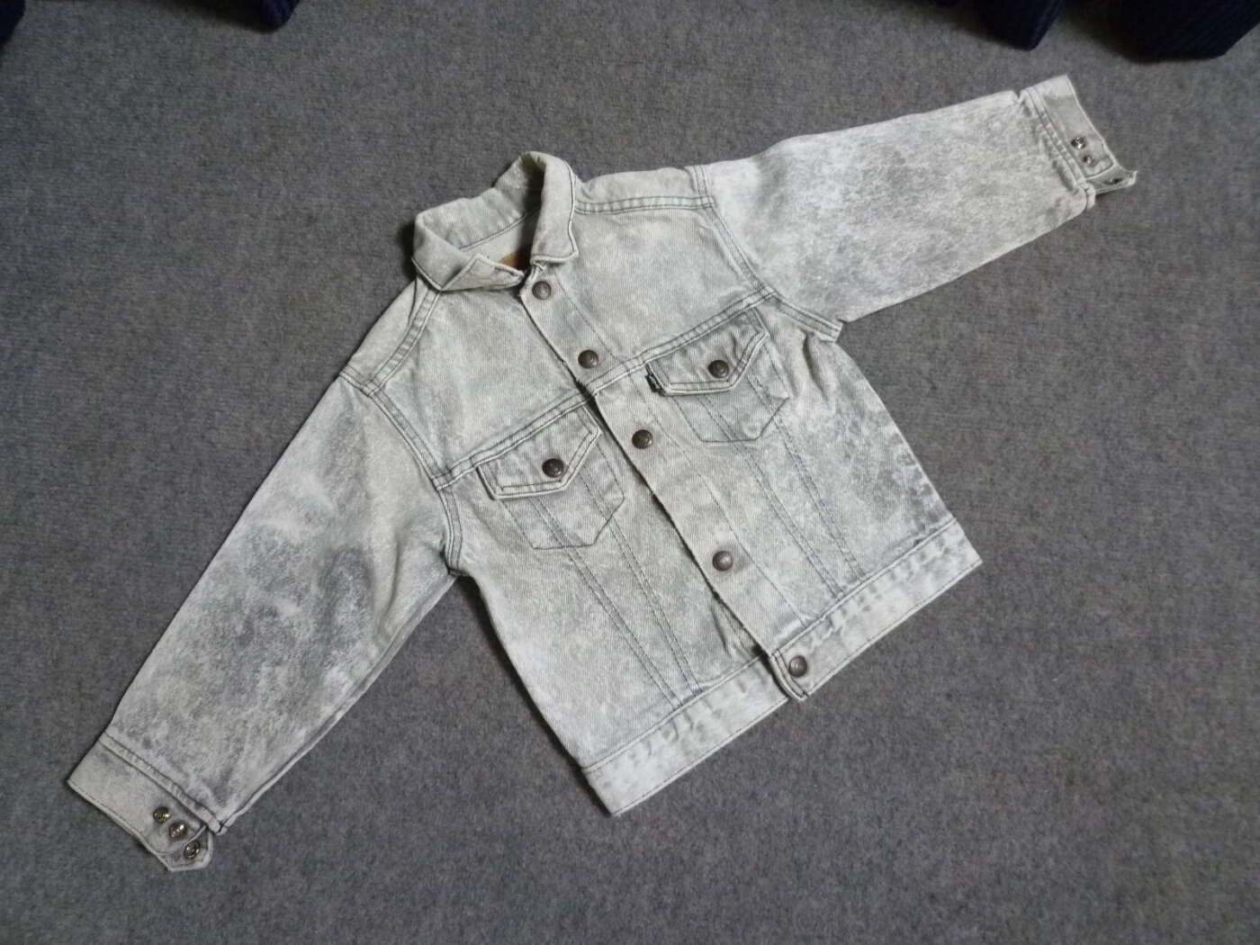 大阪府吹田市にてLevi's リーバイス デニムジャケット上着 72225 SIZE7を買取させていただいたクリニーズの不用品買取事例