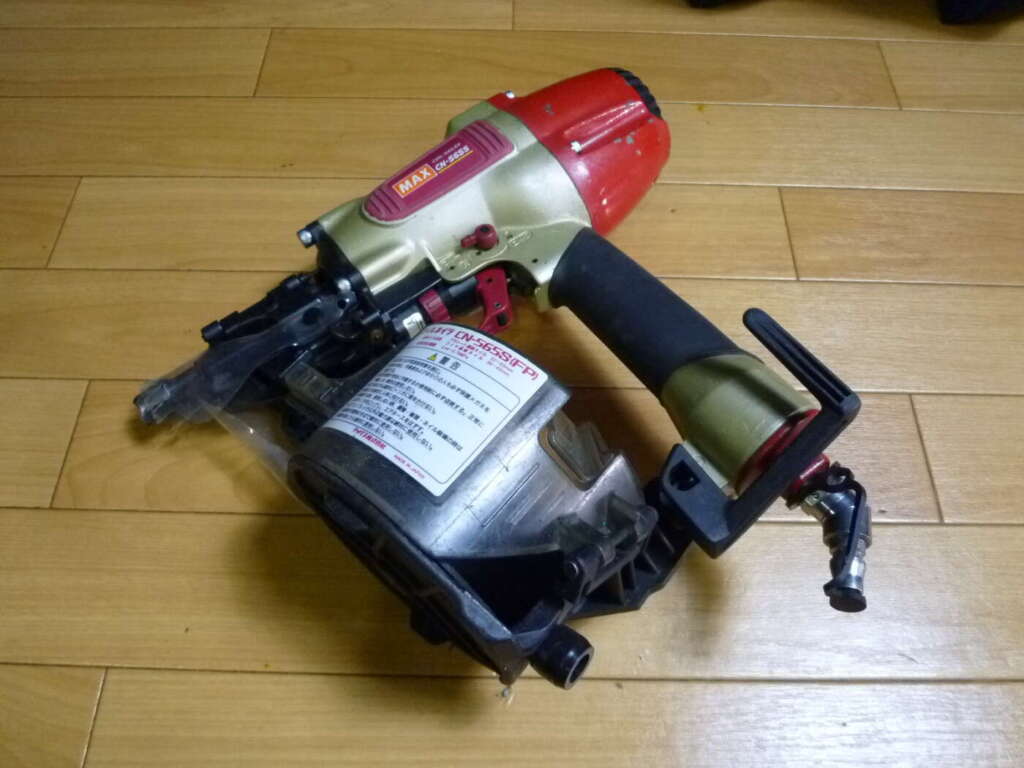 大阪府門真市にてMAX マックス コイルネイラ 常圧釘打機 ＣＮ５６５ＳＦＰを買取させていただいたクリニーズの不用品買取事例