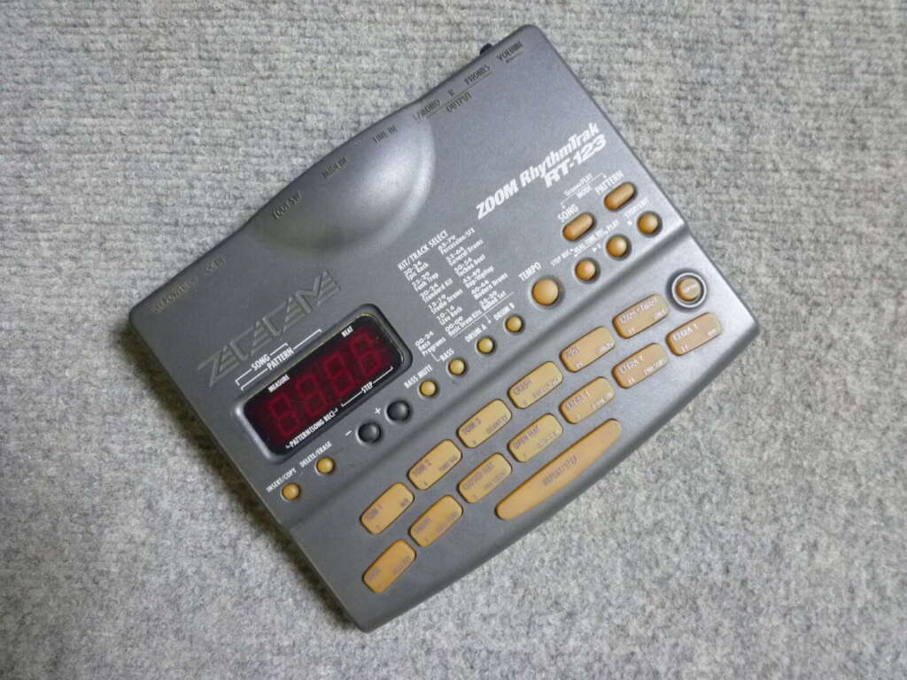 京都府宇治市にてZoom リズムマシン Rhythmtrak RT-123 シーケンサー・リズムマシンを買取させていただいたクリニーズの不用品買取事例