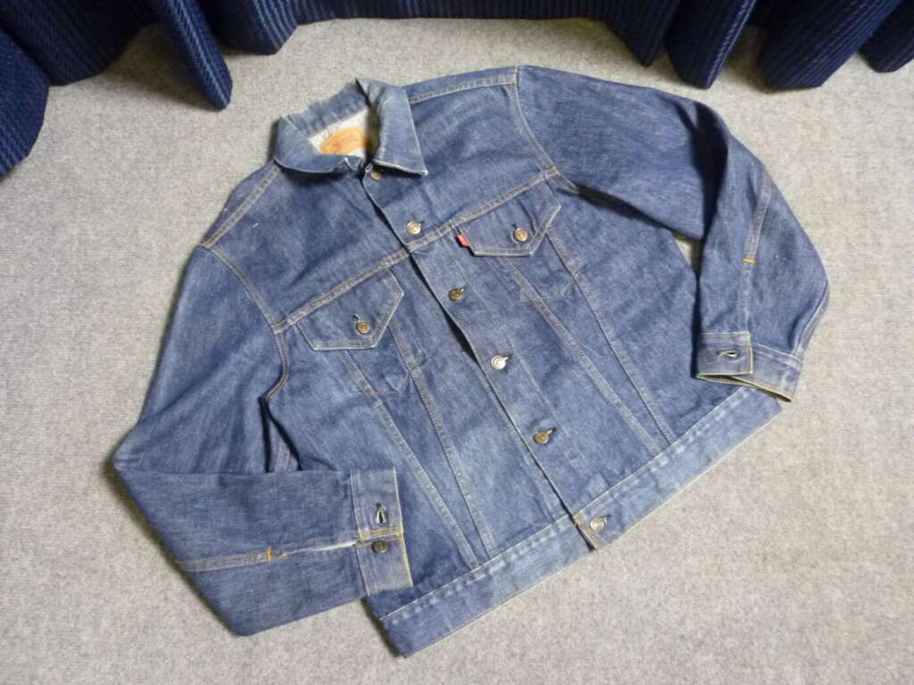 兵庫県川西市にてデニムジャケット 上着 LEVI STRAUSS 70505 0217 SIZE44を買取させていただいたクリニーズの不用品買取事例