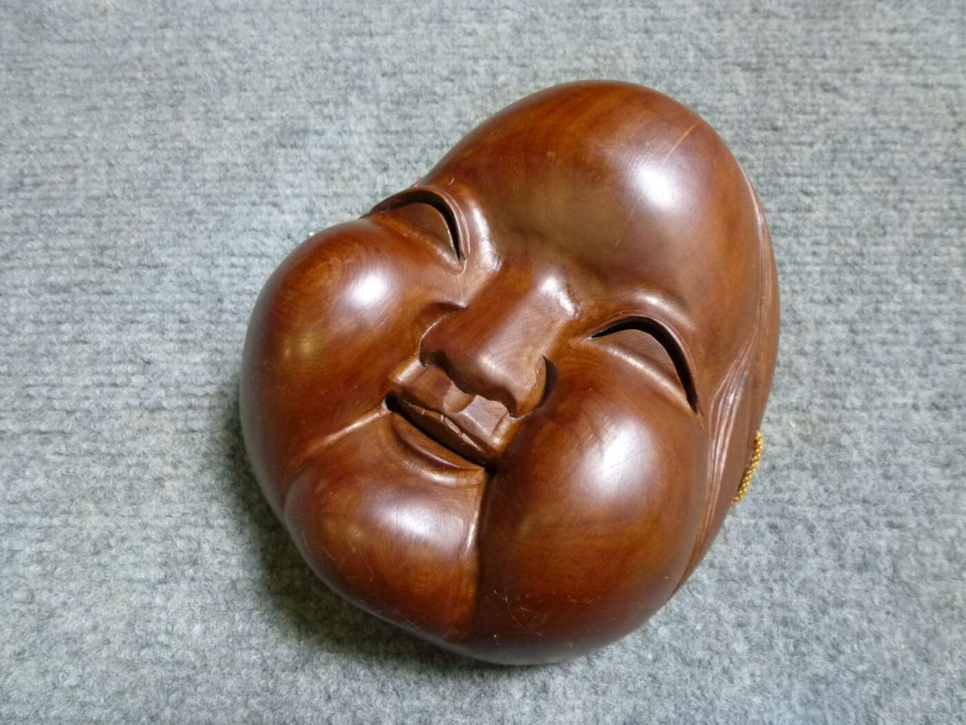 大阪府高石市にてお面 おかめ 木製 お多福 民芸品を買取させていただいたクリニーズの不用品買取事例