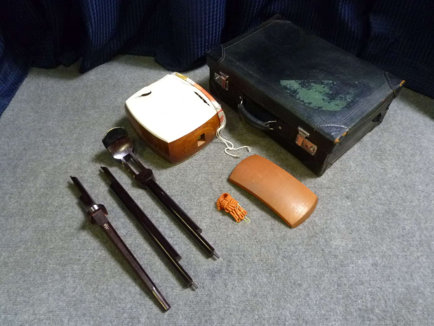 兵庫県丹波市にてクルムラ 三味線 ケース付きを買取させていただ