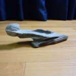 川辺郡猪名川町にて鑑賞石 水石 自然石 天然石 日本文化 置物 台付き 0.8㎏を買取させていただいたクリニーズの不用品買取事例