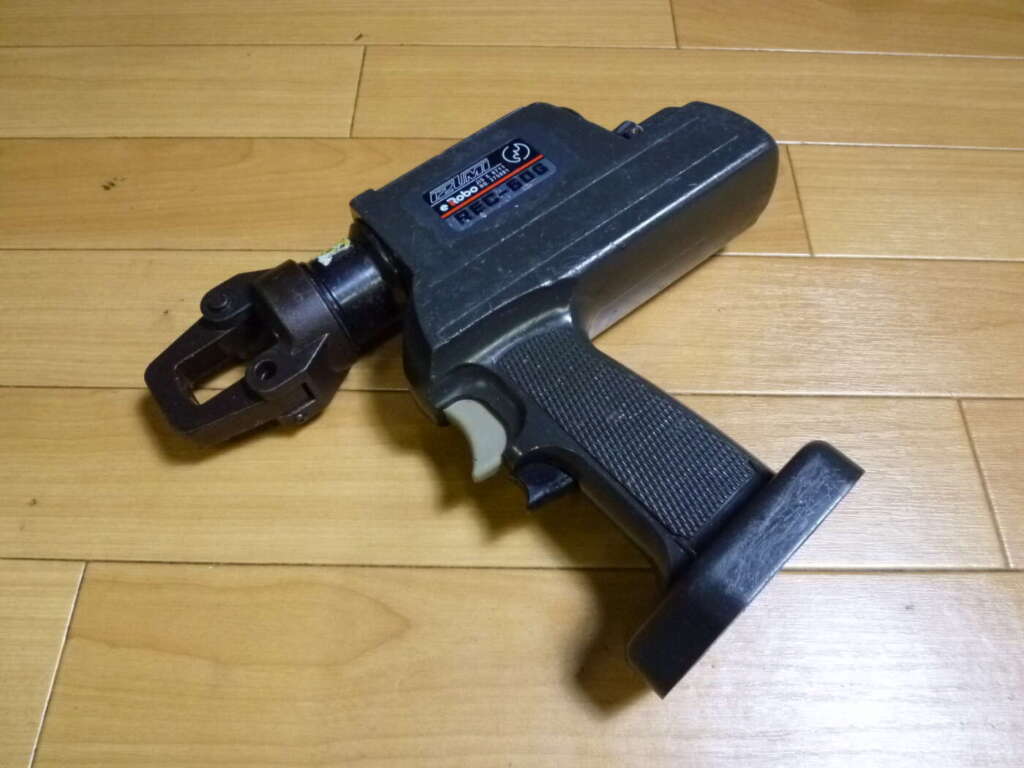 船井郡京丹波町にてIZUMI REC-60G 充電油圧式工具を買取させていただいたクリニーズの不用品買取事例