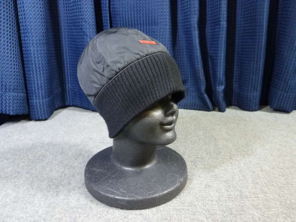 奈良県橿原市にてPRADA sport アーカイブ ナイロン ニット帽を買取させていただいたクリニーズの不用品買取事例