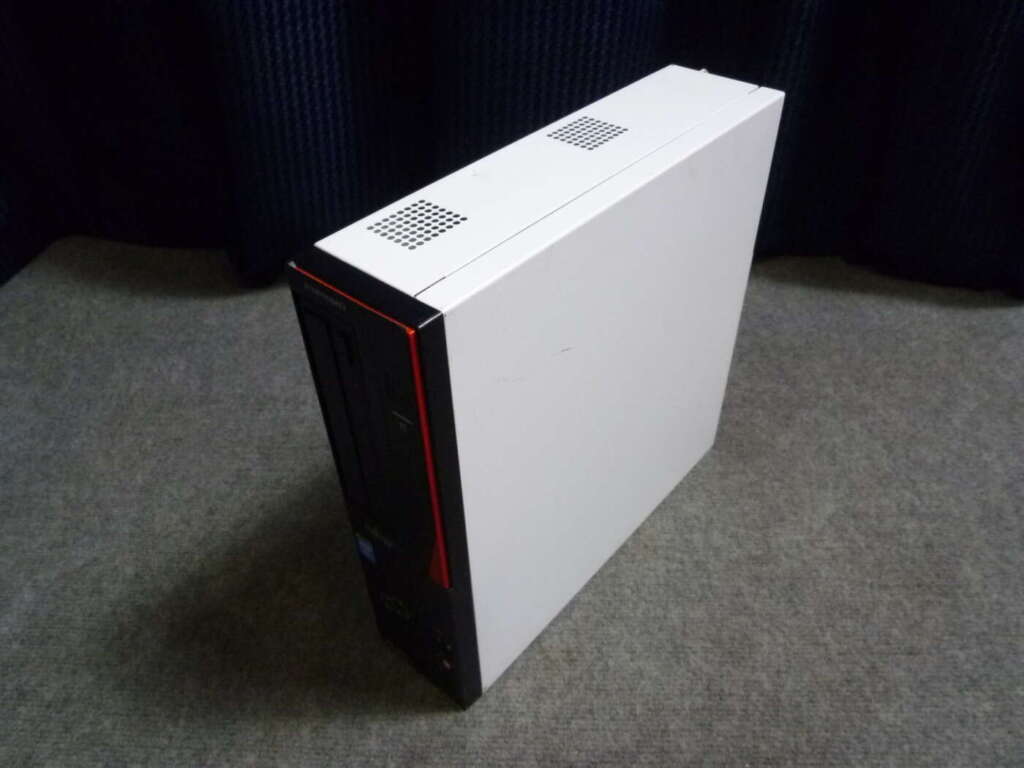 京都府南丹市にて富士通パソコン ESPRIMO D583GX 型名FMVD03012Pを買取させていただいたクリニーズの不用品買取事例