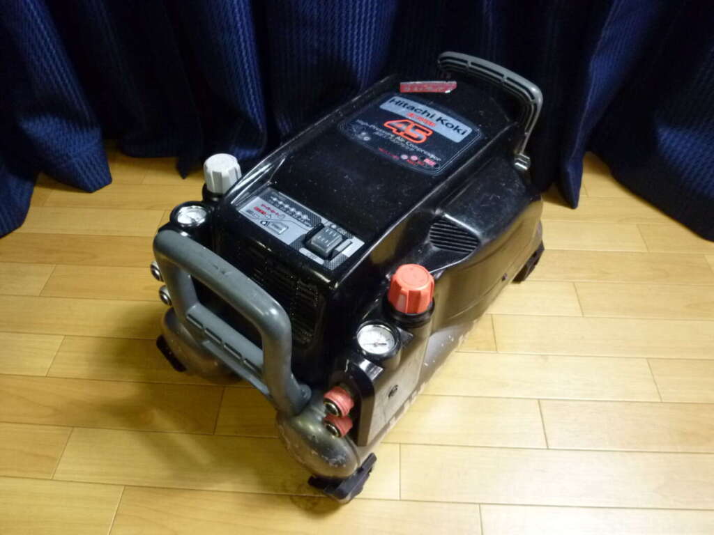 磯城郡川西町にて日立 ec 1445h 高圧エアコンプレッサーHITACHを買取させていただいたクリニーズの不用品買取事例