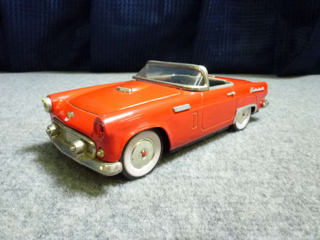 京都府京都市にてミニカー Fifties（フィフティーズ）ヴィンテージ・フリクションカー 「1956 THUNDERBIRD CONVERTIBLE」赤を買取させていただいたクリニーズの不用品買取事例