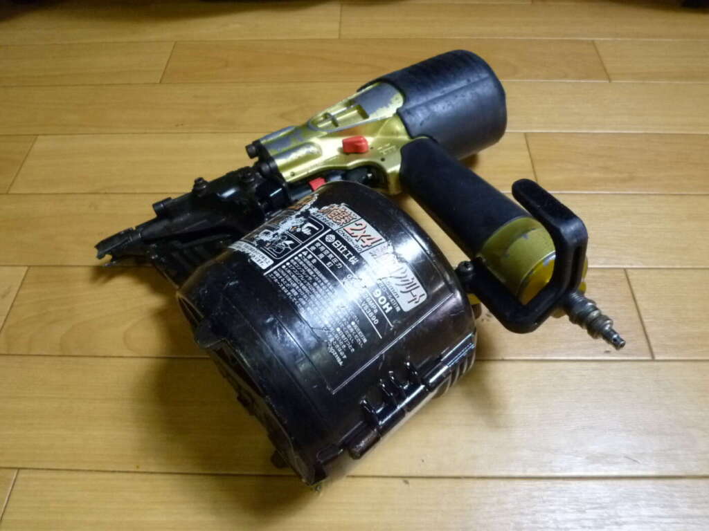 大阪市天王寺区にて日立 HITACHI 日立工機 NV90H 高圧90mmロール釘打機を買取させていただいたクリニーズの不用品買取事例