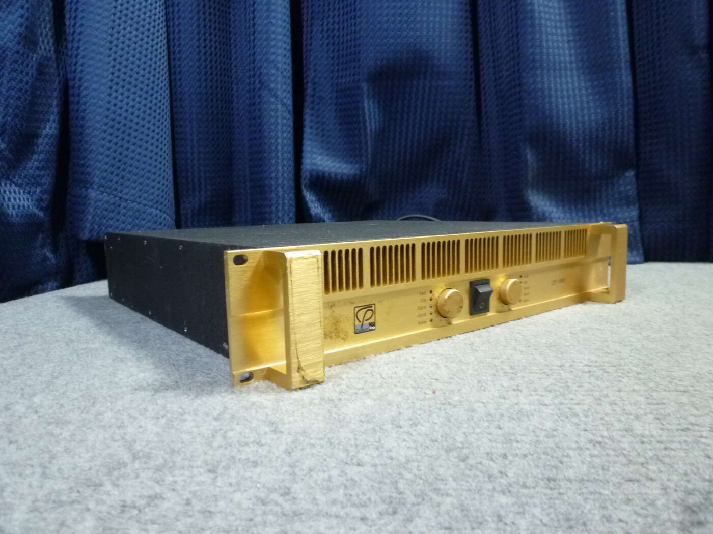 大阪市都島区にてCLASSIC PRO (クラシックプロ) CP1000 パワーアンプを買取させていただいたクリニーズの不用品買取事例
