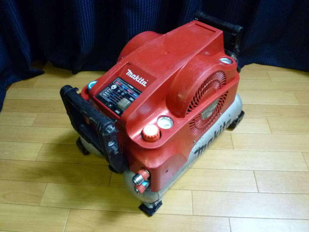 神戸市長田区にてmakita マキタ 高圧常圧コンプレッサー AC460XL 11リットルを買取させていただいたクリニーズの不用品買取事例
